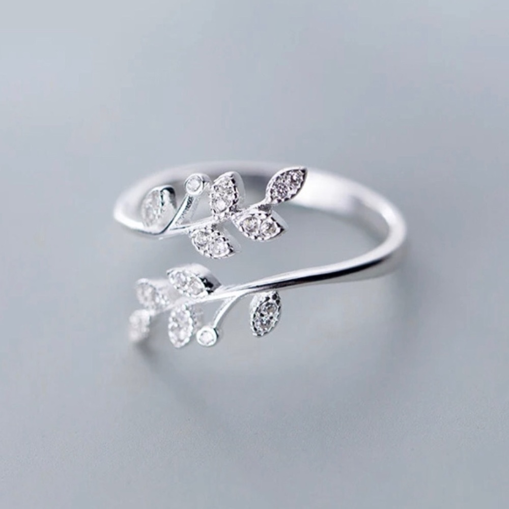 925 Sterling Silver Rhinestone Leaf Wrap Ring